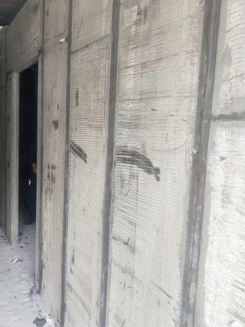 輕質(zhì)復合隔音板